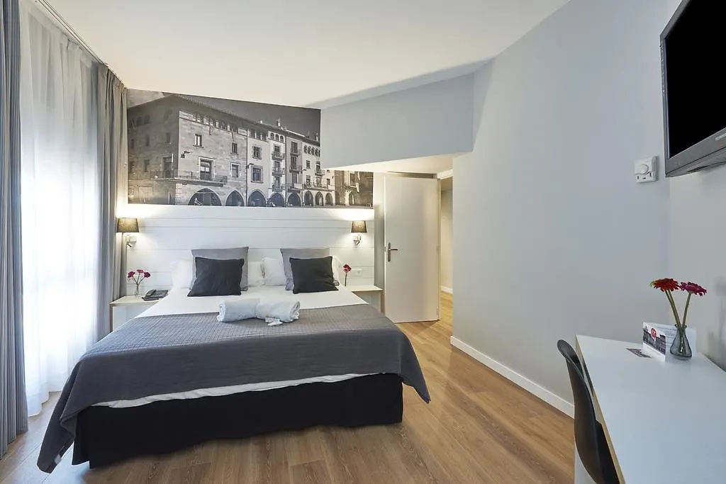 Hotel Can Pamplona Vic 3*,